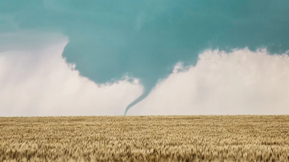 What Do Dreams About Tornadoes Mean?